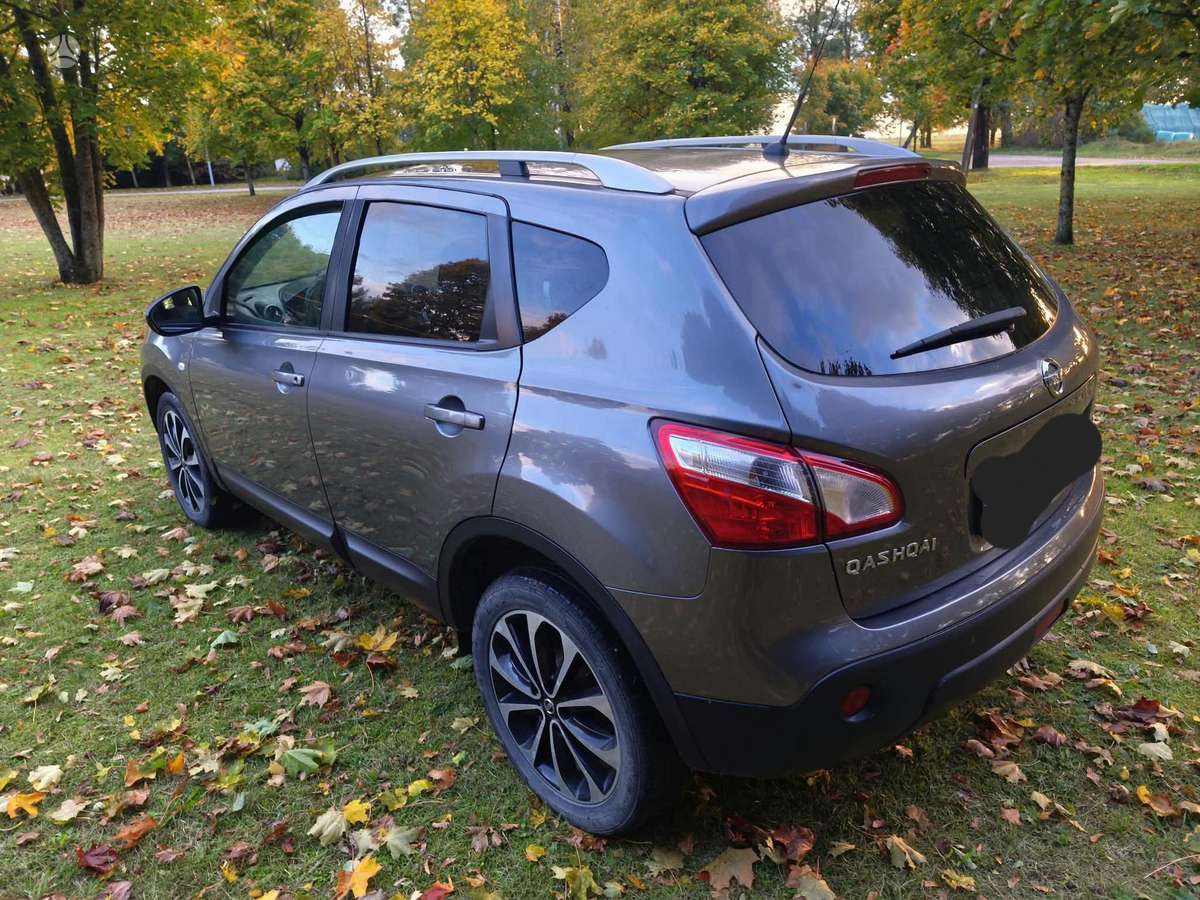 Nissan Qashqai 2013 — салон