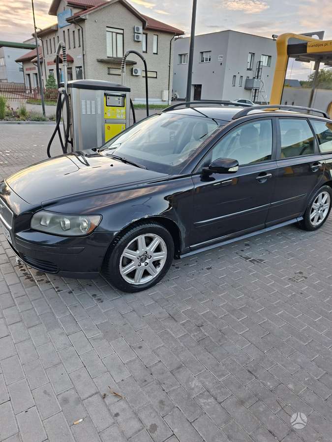 Volvo V50 2006 — interior