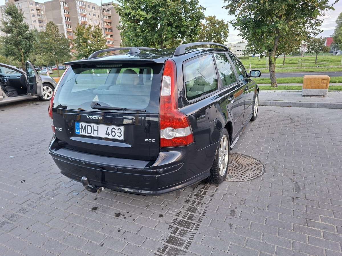 Volvo V50 2006 — engine 1997 cm³, 136 HP (100kW)