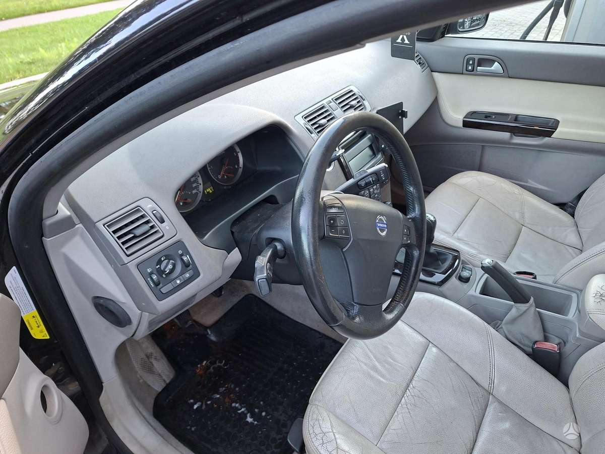 Volvo V50 2006 — photo 5
