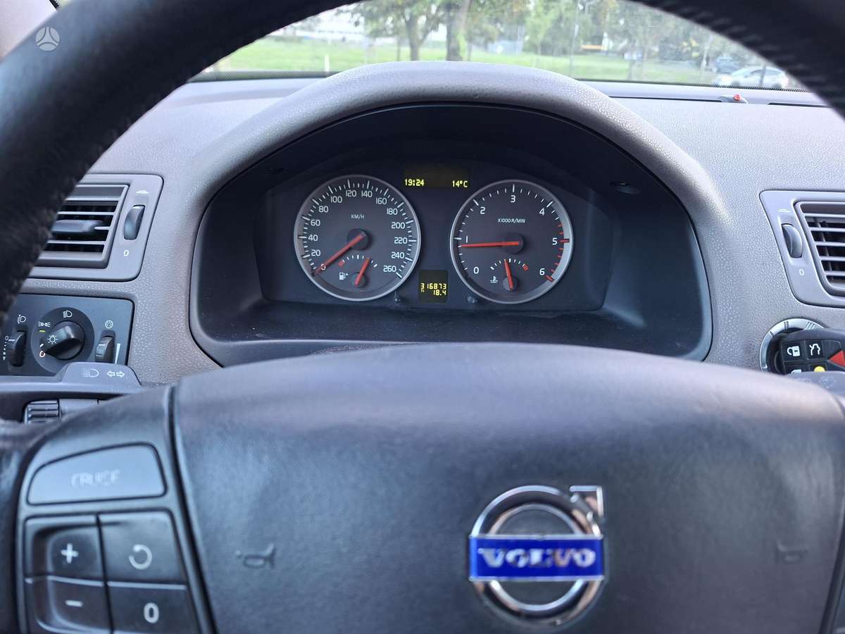 Volvo V50 2006 — photo 6