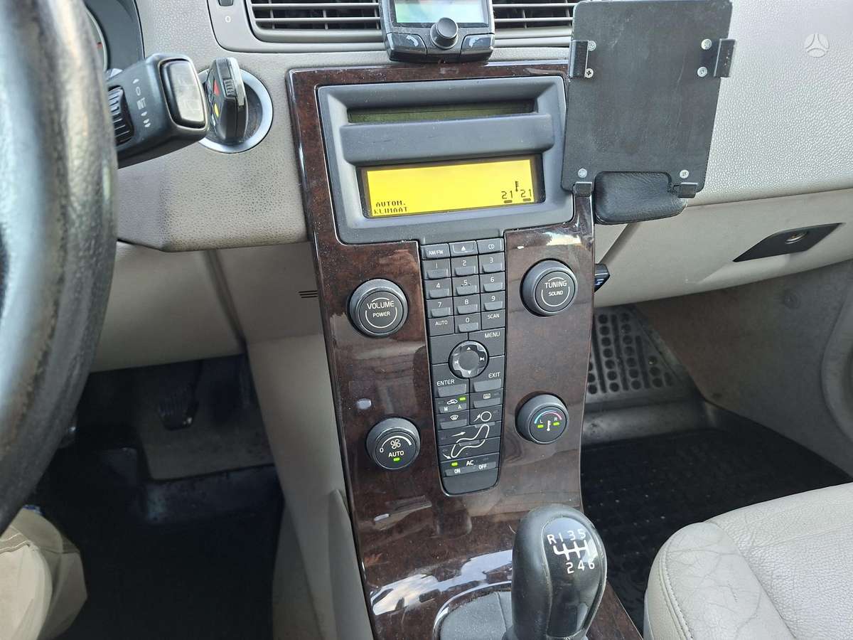 Volvo V50 2006 — photo 7
