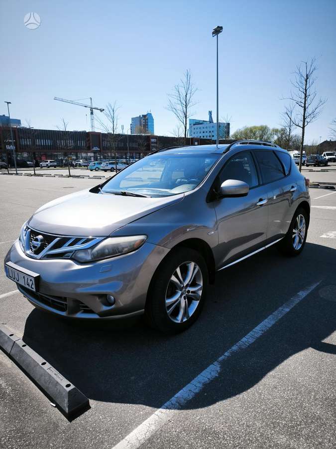 Nissan Murano 2010 — rear view