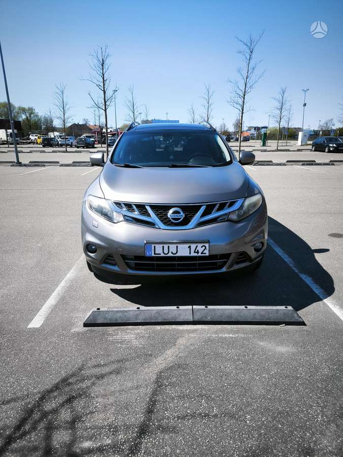 Nissan Murano 2010 — interior