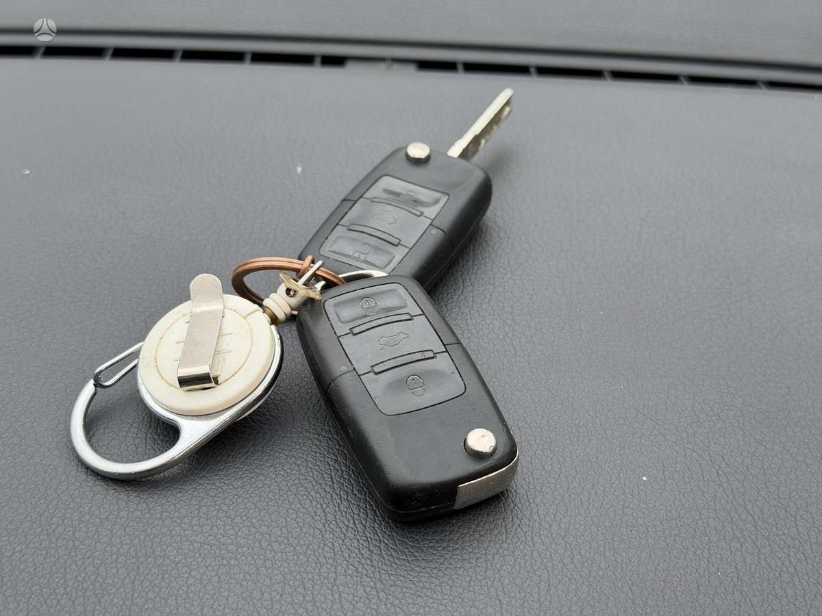 Volkswagen Touran 2006 — photo 18