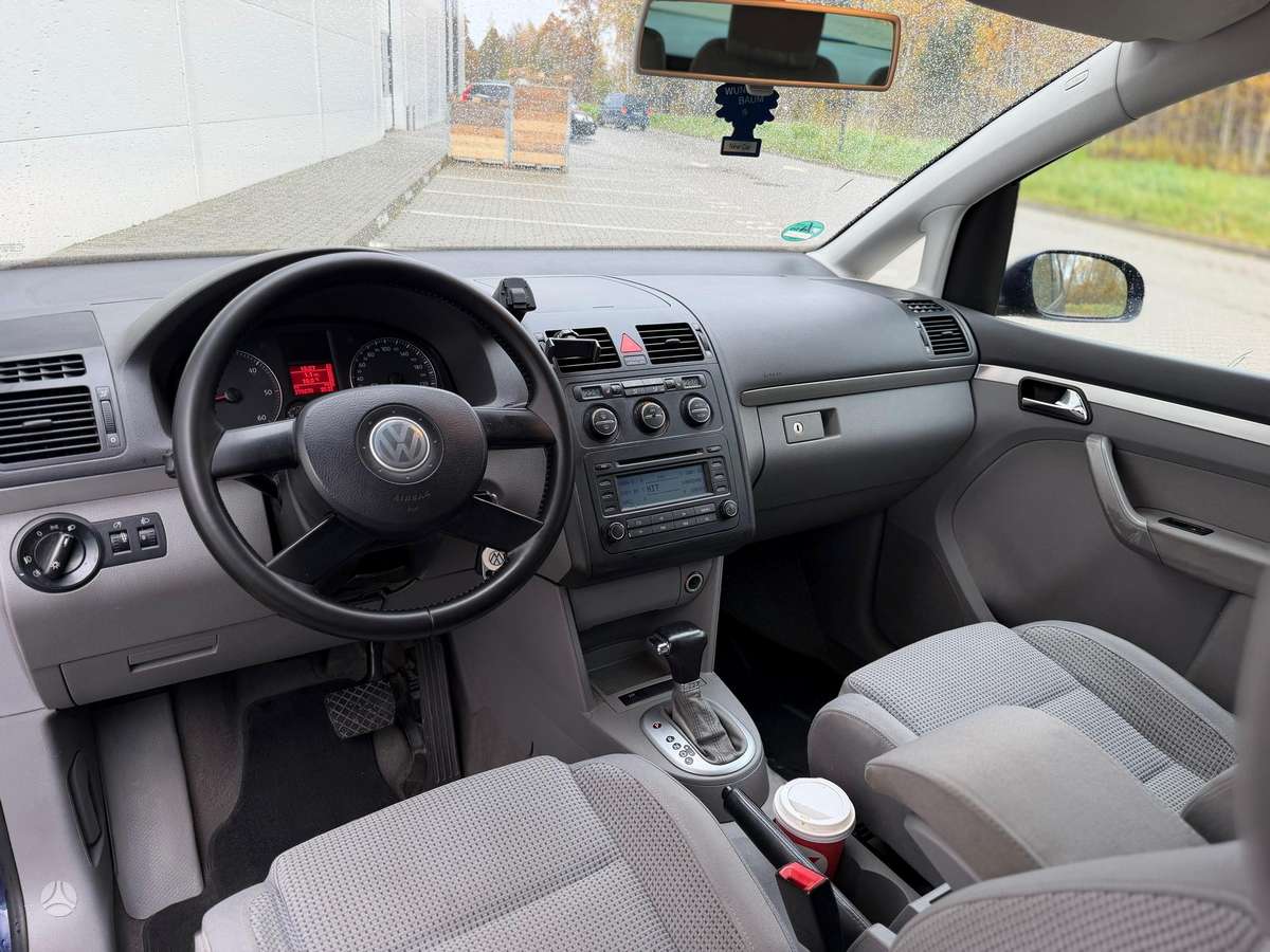 Volkswagen Touran 2006 — photo 9
