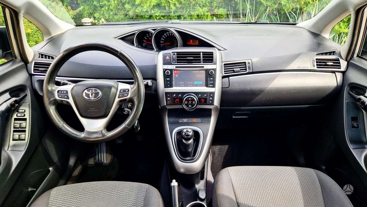 Toyota Verso 2013 — photo 16
