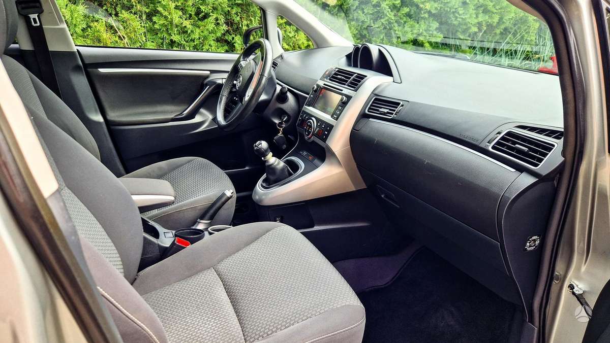 Toyota Verso 2013 — photo 19