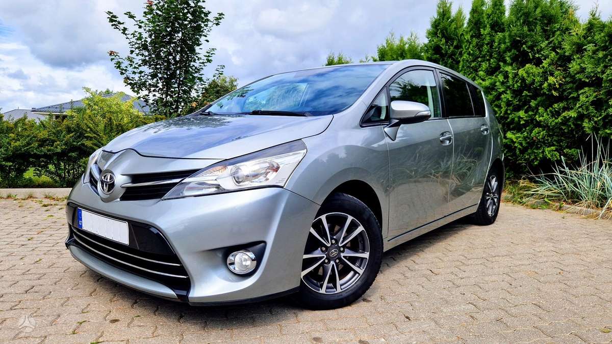 Toyota Verso 2013 — engine 1998 cm³, 124 HP (91kW)