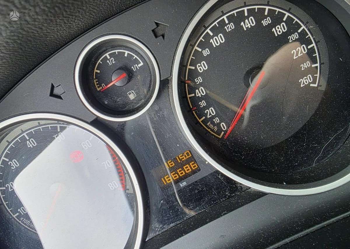 Opel Zafira 2014 — interior