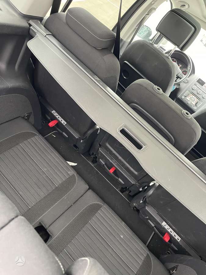 Volkswagen Touran 2014 — photo 12