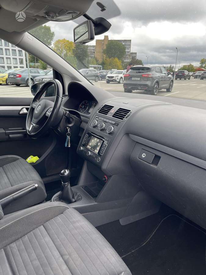 Volkswagen Touran 2014 — photo 15