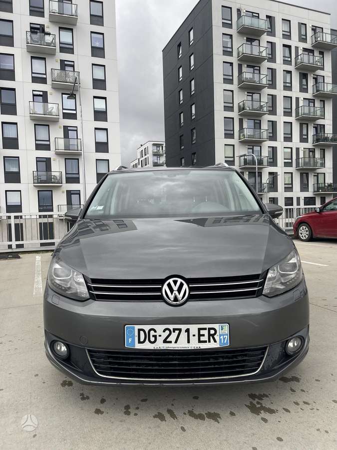 Volkswagen Touran 2014 — rear view