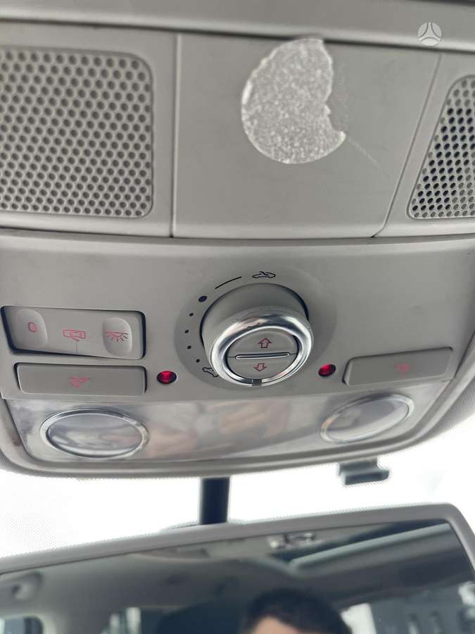Volkswagen Touran 2014 — photo 21
