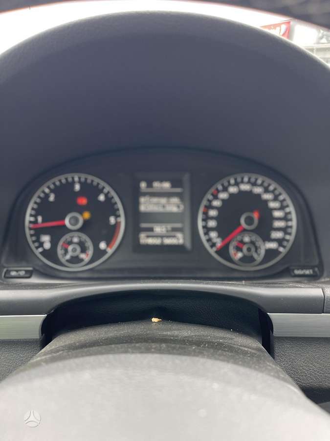 Volkswagen Touran 2014 — photo 22