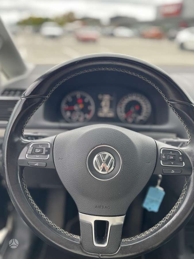 Volkswagen Touran 2014 — photo 25