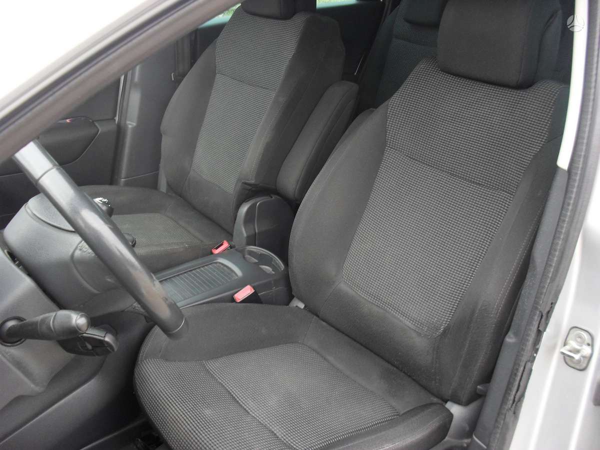 Peugeot 5008 2012 — photo 9