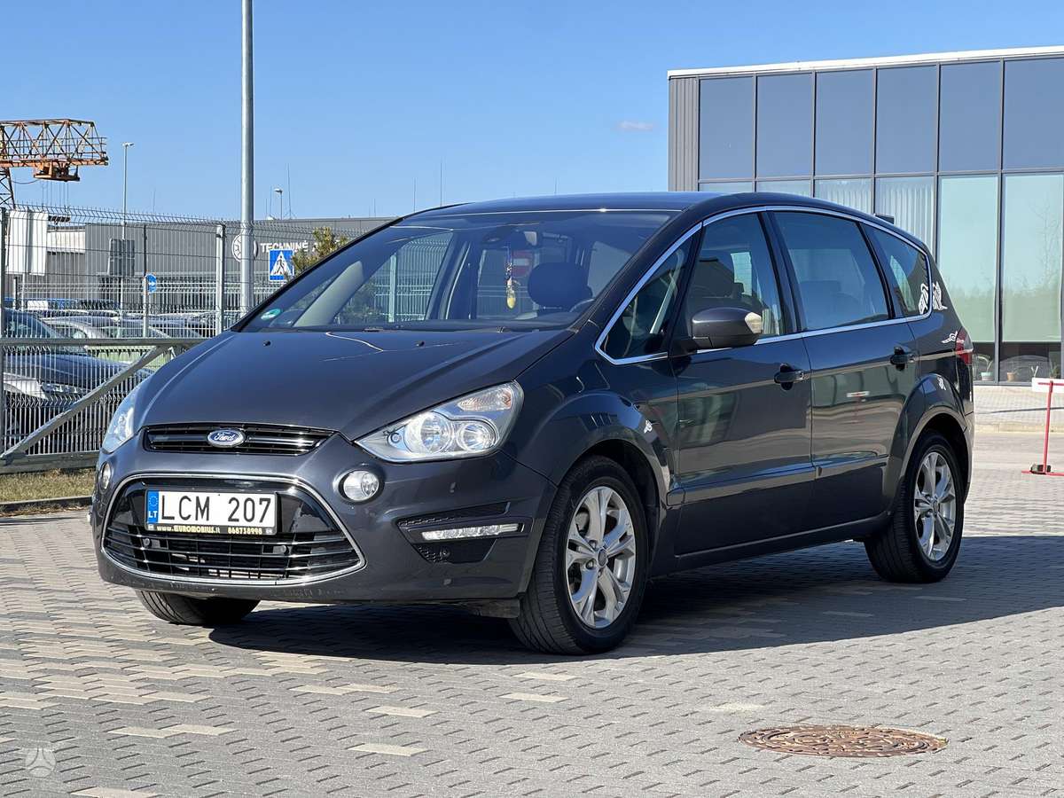 Ford S-MAX 2010 — вигляд ззаду