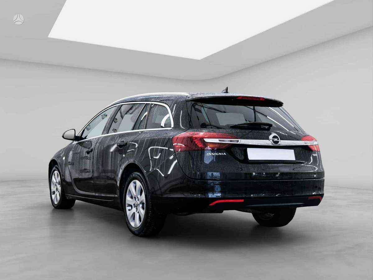 Opel Insignia 2015 — rear view