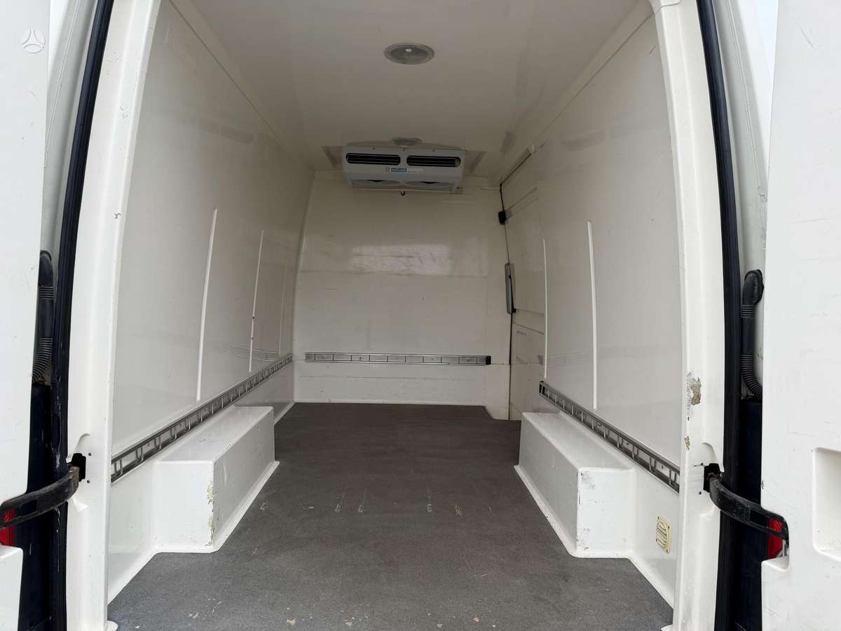 Volkswagen Crafter 2006 — rear view