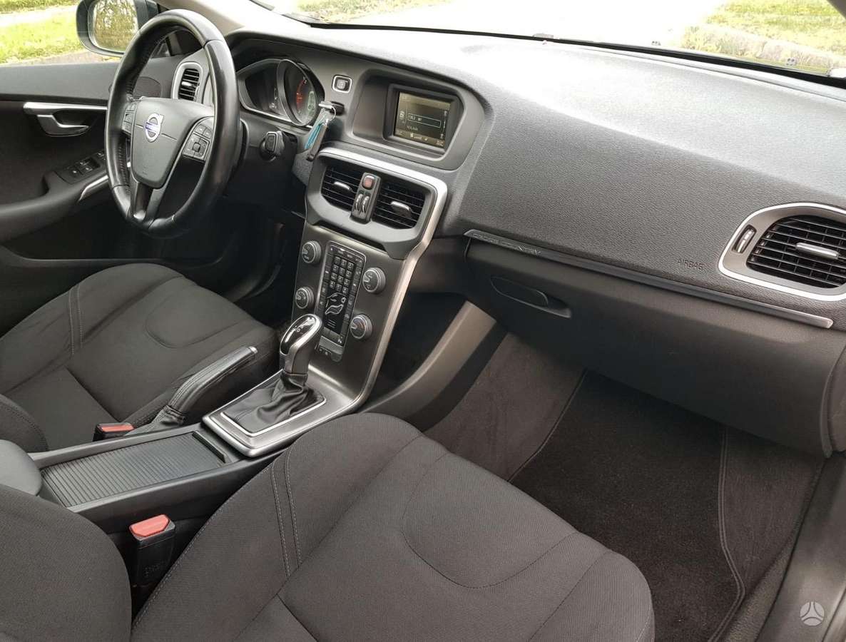 Volvo V40 2013 — photo 7
