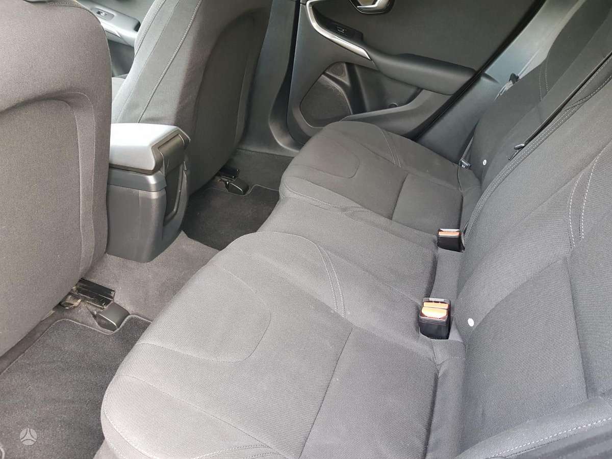 Volvo V40 2013 — photo 9