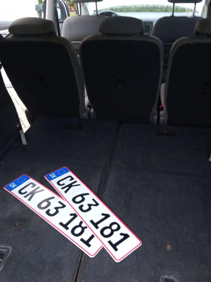 Volkswagen Sharan 2011 — photo 11