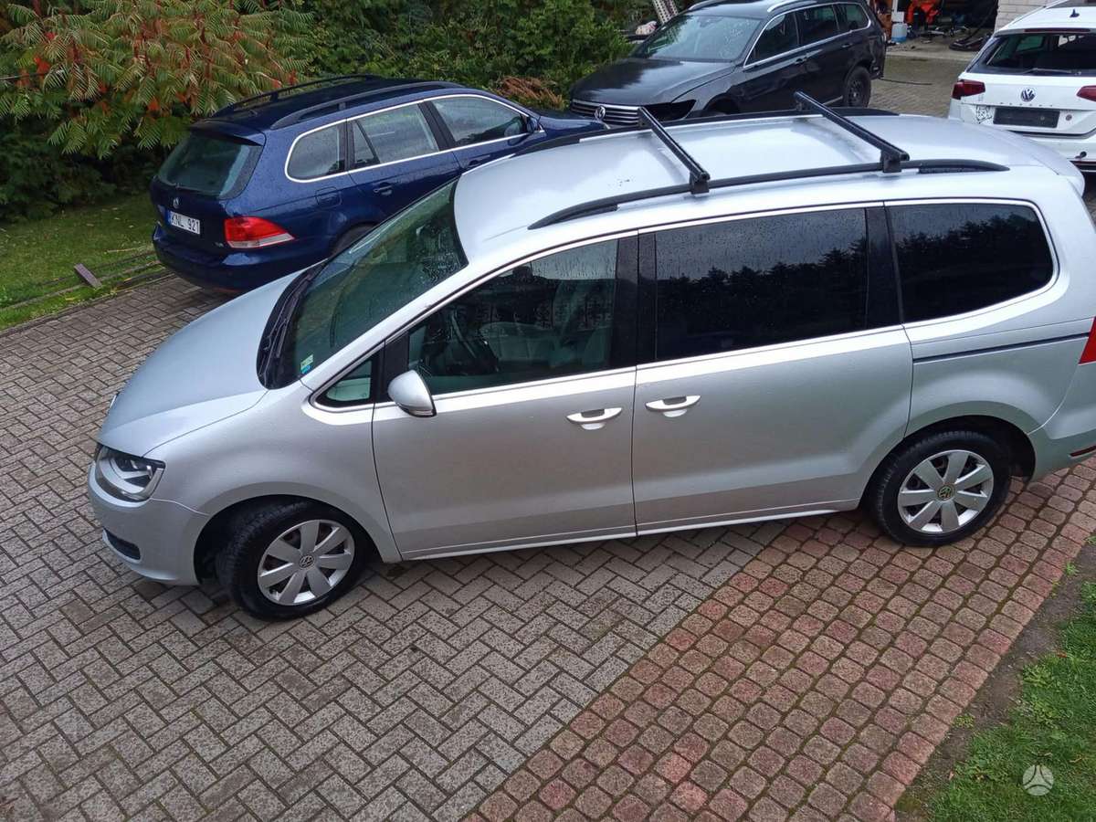 Volkswagen Sharan 2011 — engine 140 HP (103kW)