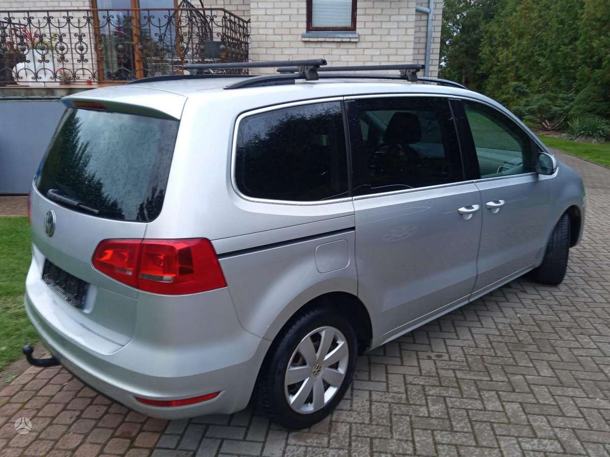 Volkswagen Sharan 2011 — photo 8