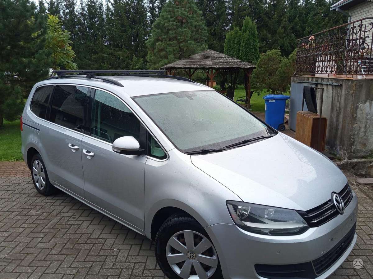 Volkswagen Sharan 2011 — photo 9