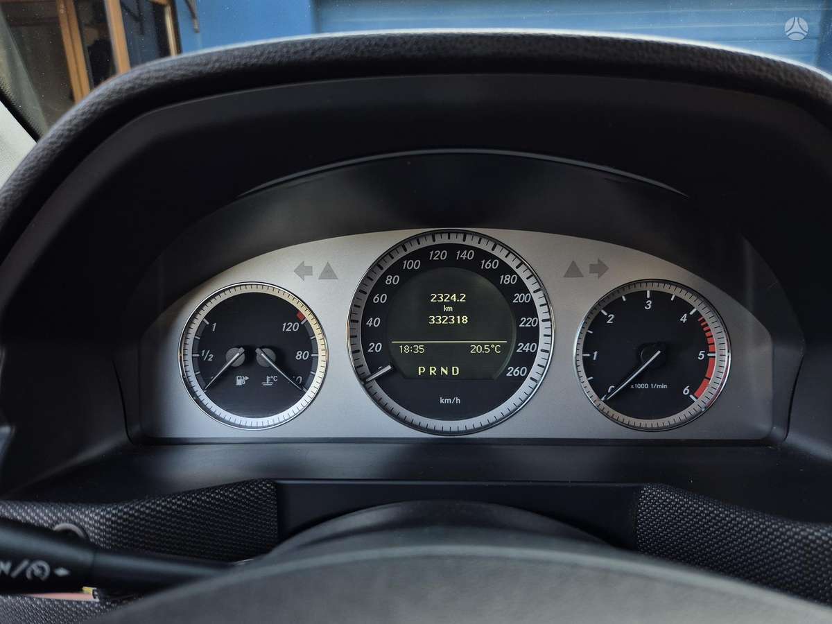Mercedes-Benz GLK220 2010 — photo 14
