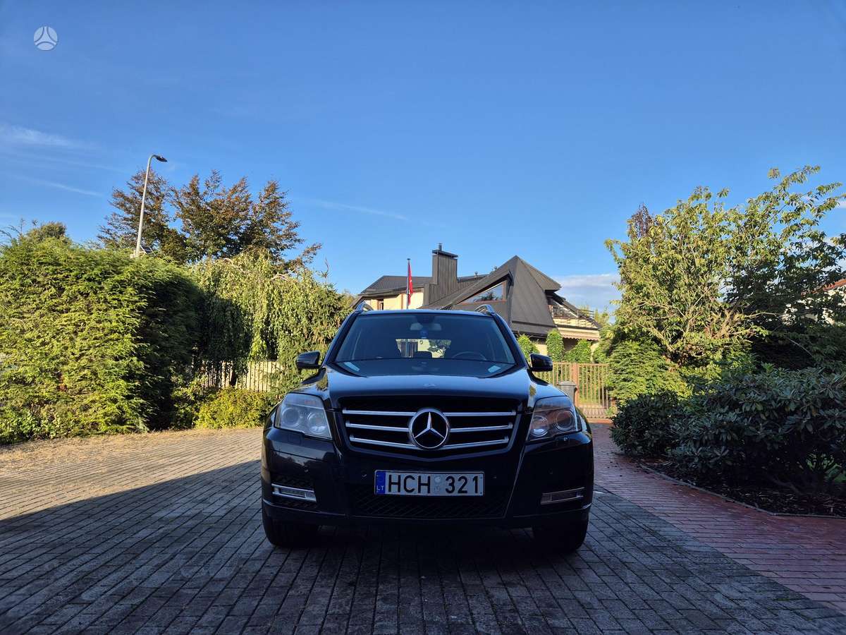 Mercedes-Benz GLK220 2010 — rear view