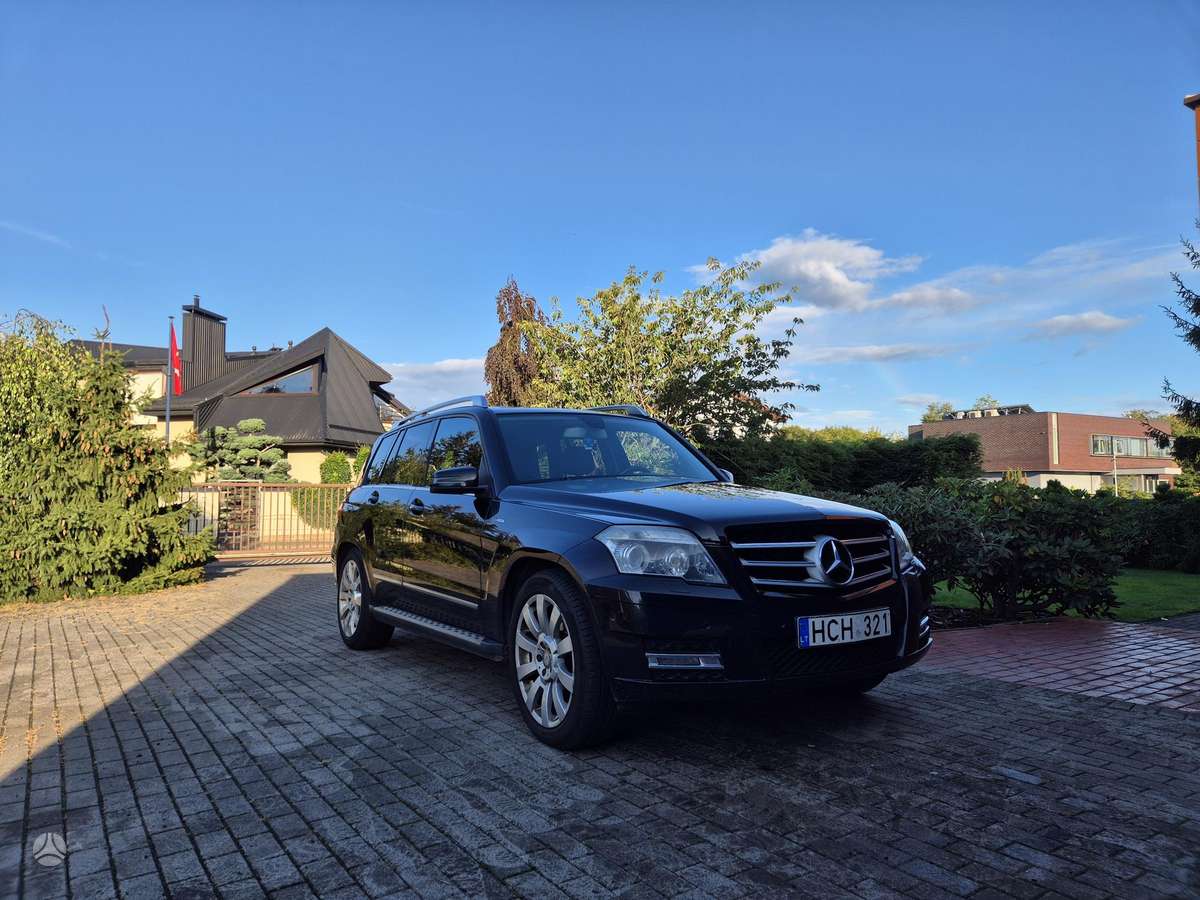 Mercedes-Benz GLK220 2010 — engine 2143 cm³, 170 HP (125kW)
