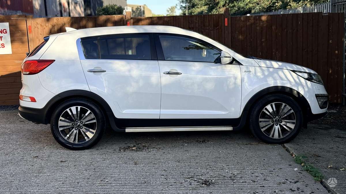 Kia Sportage 2015 — вигляд ззаду