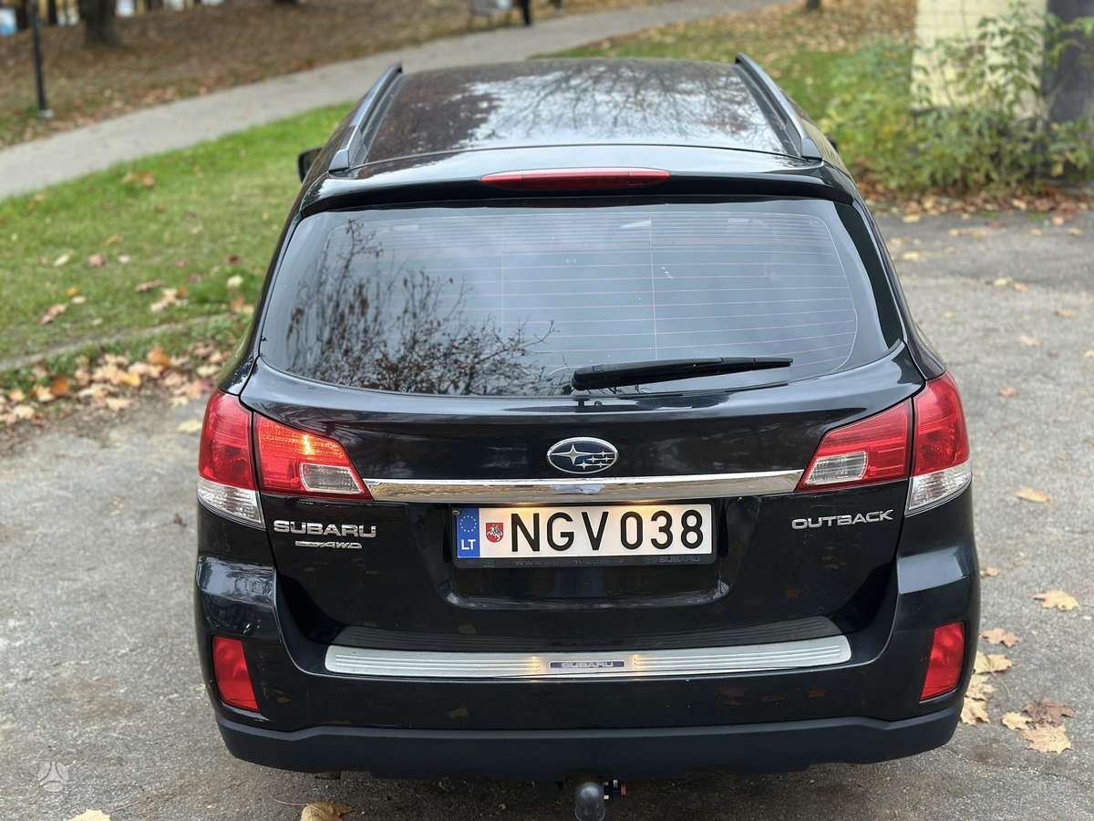 Subaru Outback 2012 — photo 10