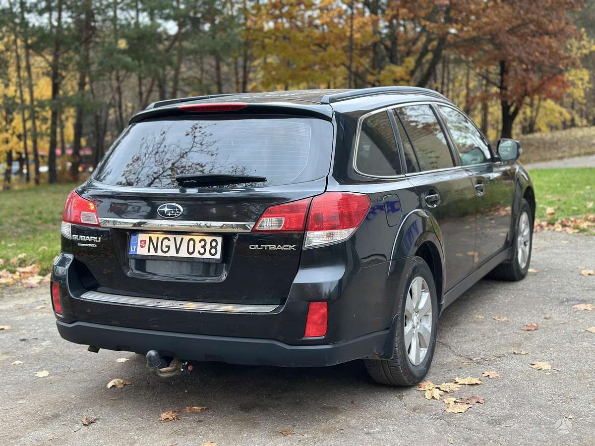 Subaru Outback 2012 — photo 11