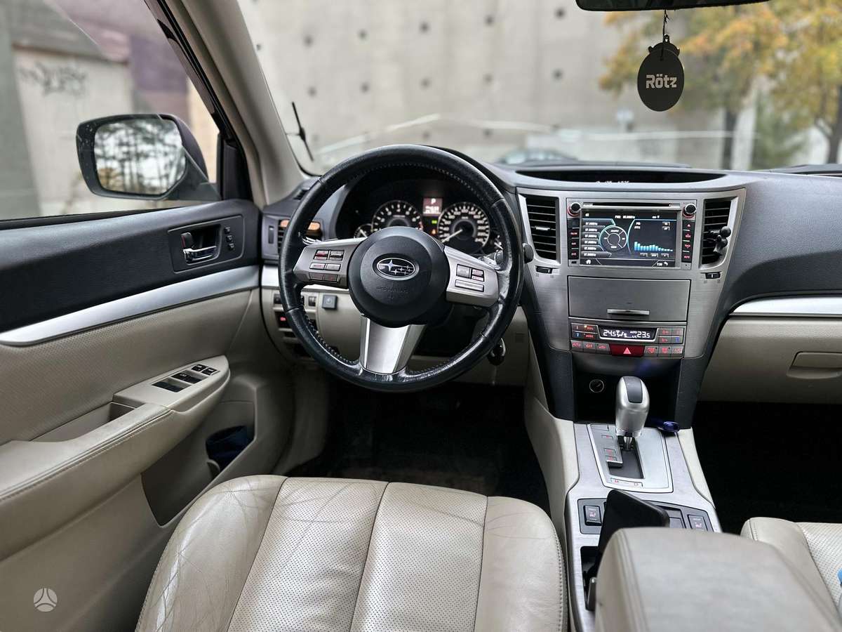 Subaru Outback 2012 — photo 14