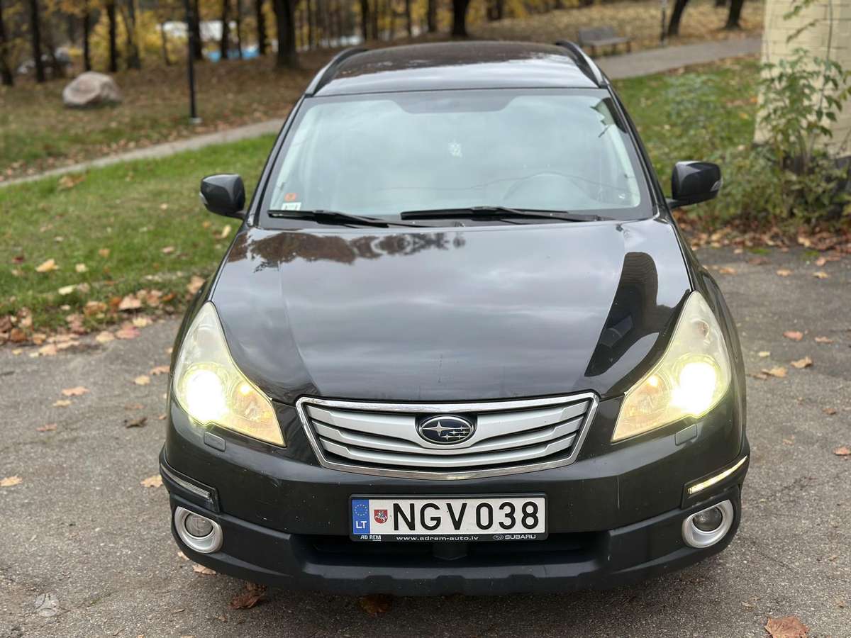 Subaru Outback 2012 — engine 2468 cm³, 167 HP (123kW)