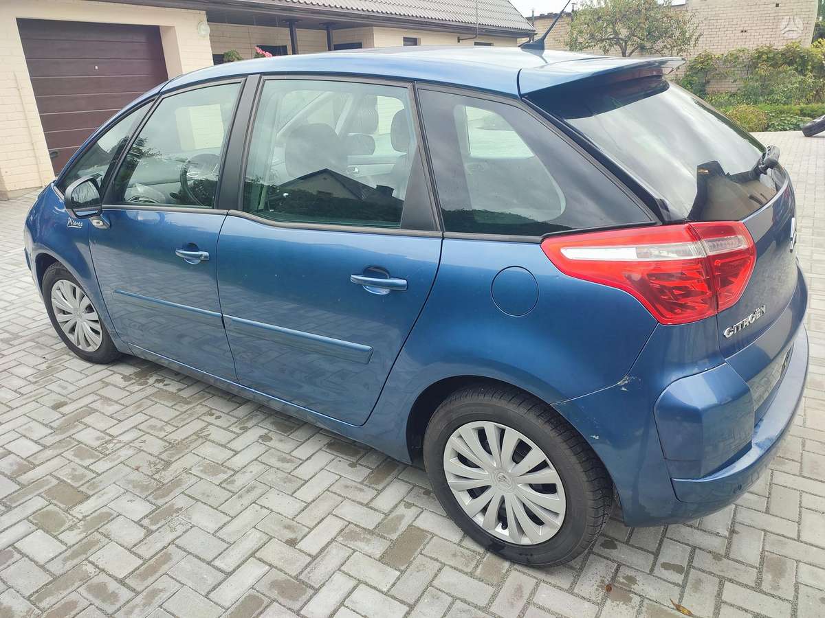 Citroen C4 2010 — вигляд ззаду
