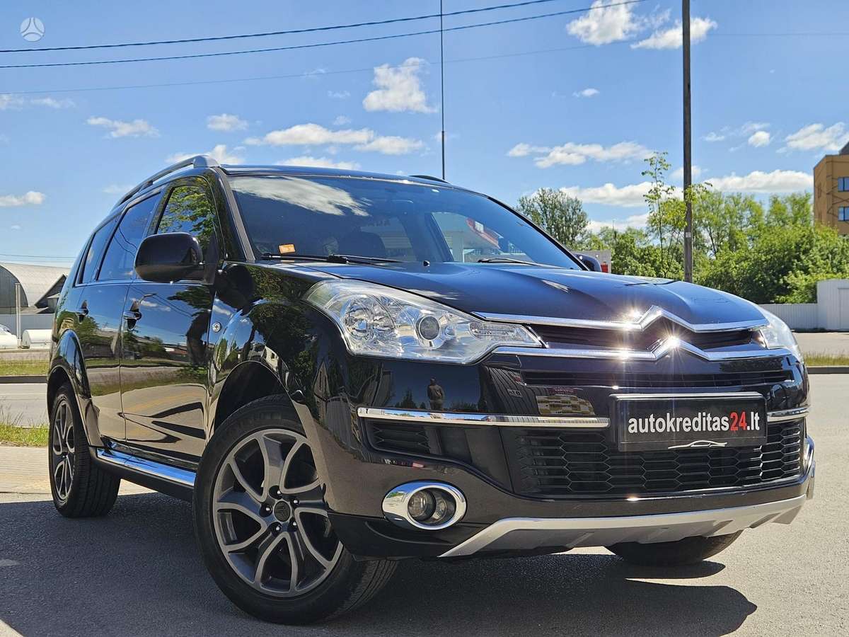 Citroen C-Crosser 2010 — салон
