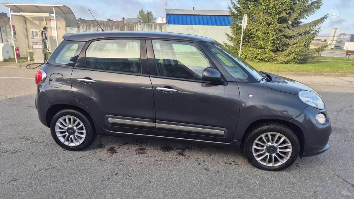 Fiat 500L 2015 — photo 10