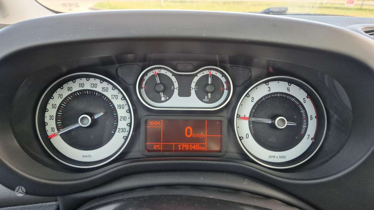Fiat 500L 2015 — photo 29