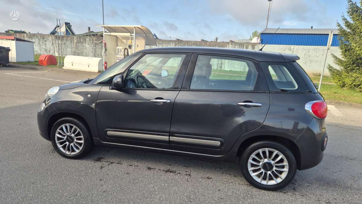 Fiat 500L 2015 — engine 1248 cm³, 84 HP (62kW)
