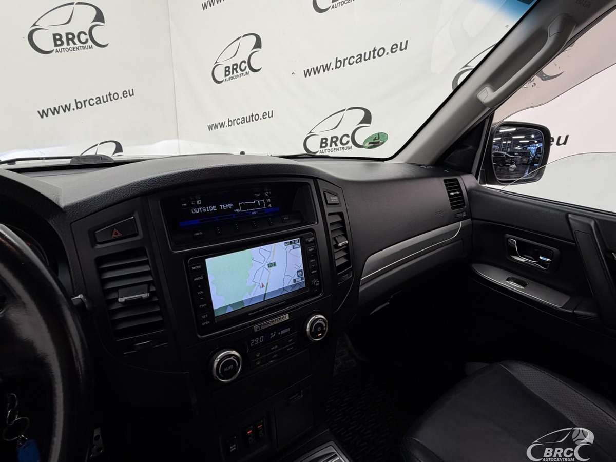 Mitsubishi Pajero 2011 — photo 30