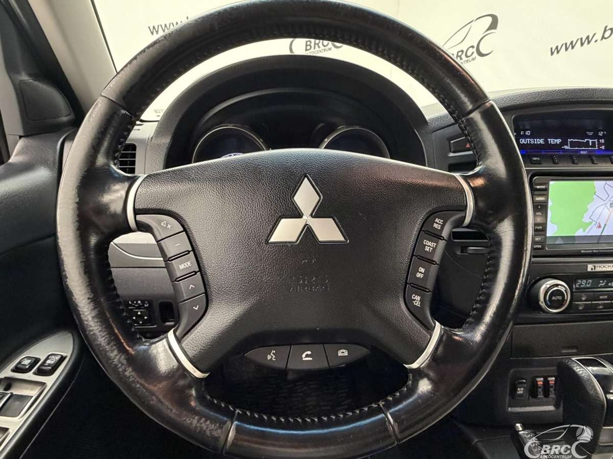 Mitsubishi Pajero 2011 — photo 31
