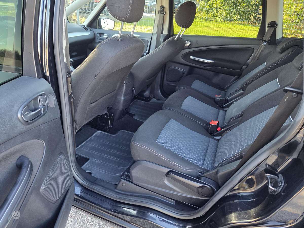 Ford S-MAX 2011 — photo 10