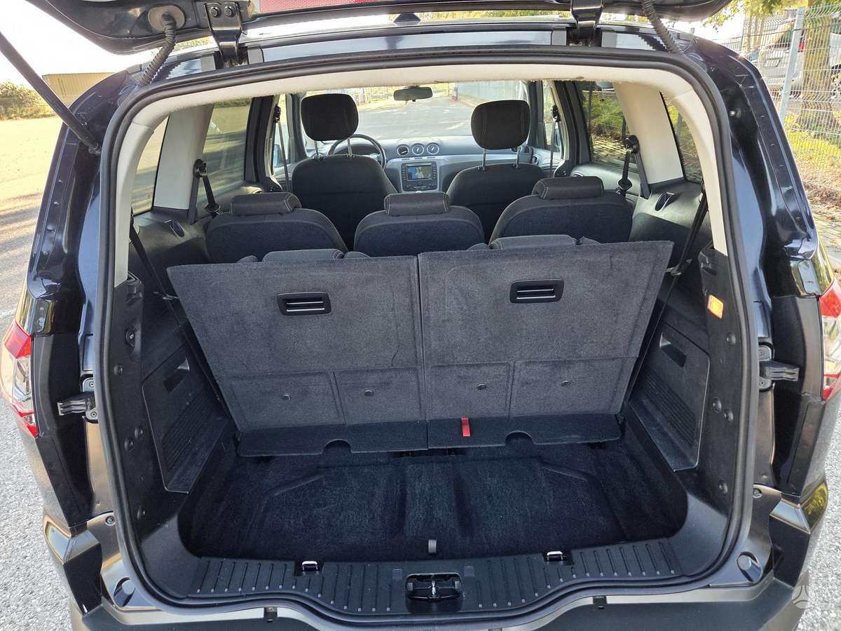 Ford S-MAX 2011 — photo 13