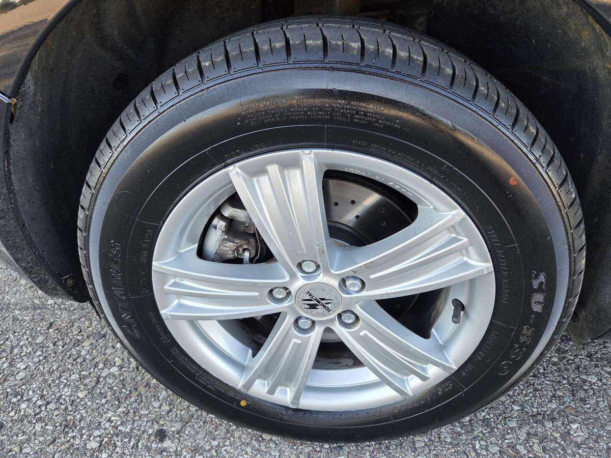 Ford S-MAX 2011 — photo 17