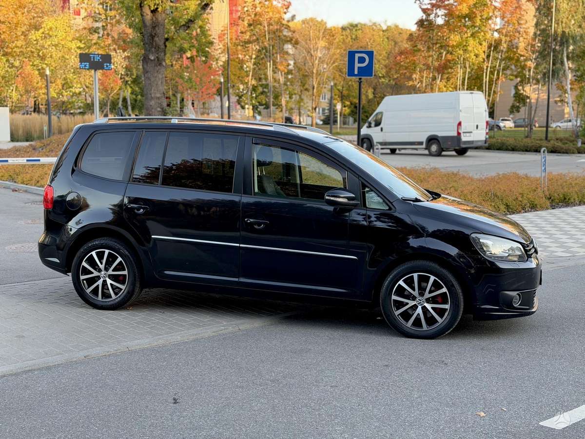 Volkswagen Touran 2012 — photo 7