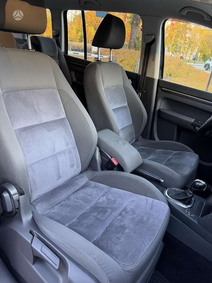 Volkswagen Touran 2012 — photo 9